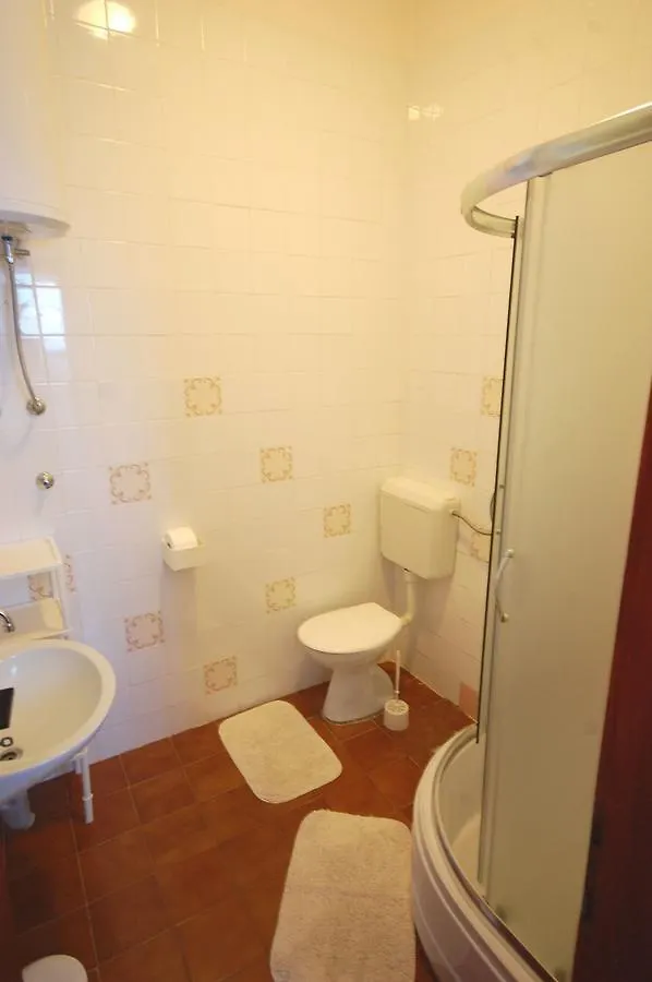 Apartment Zvonko Njivice Croazia