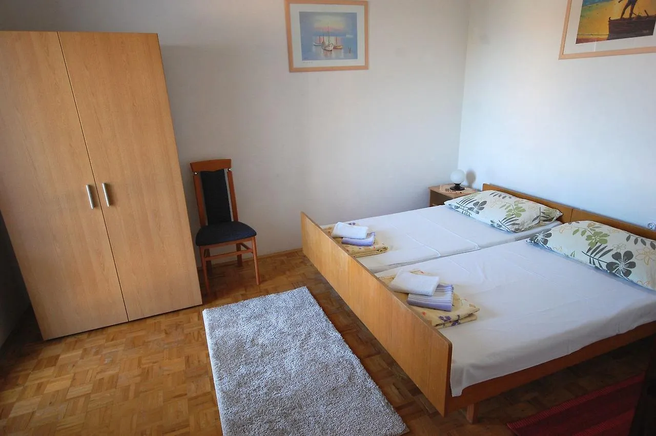 Apartment Zvonko Njivice
