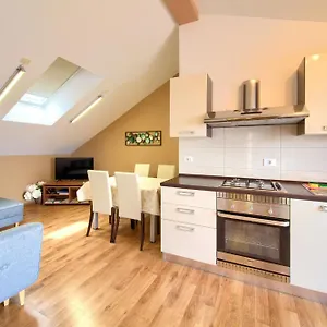  Apartment Val