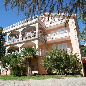  Apartman And